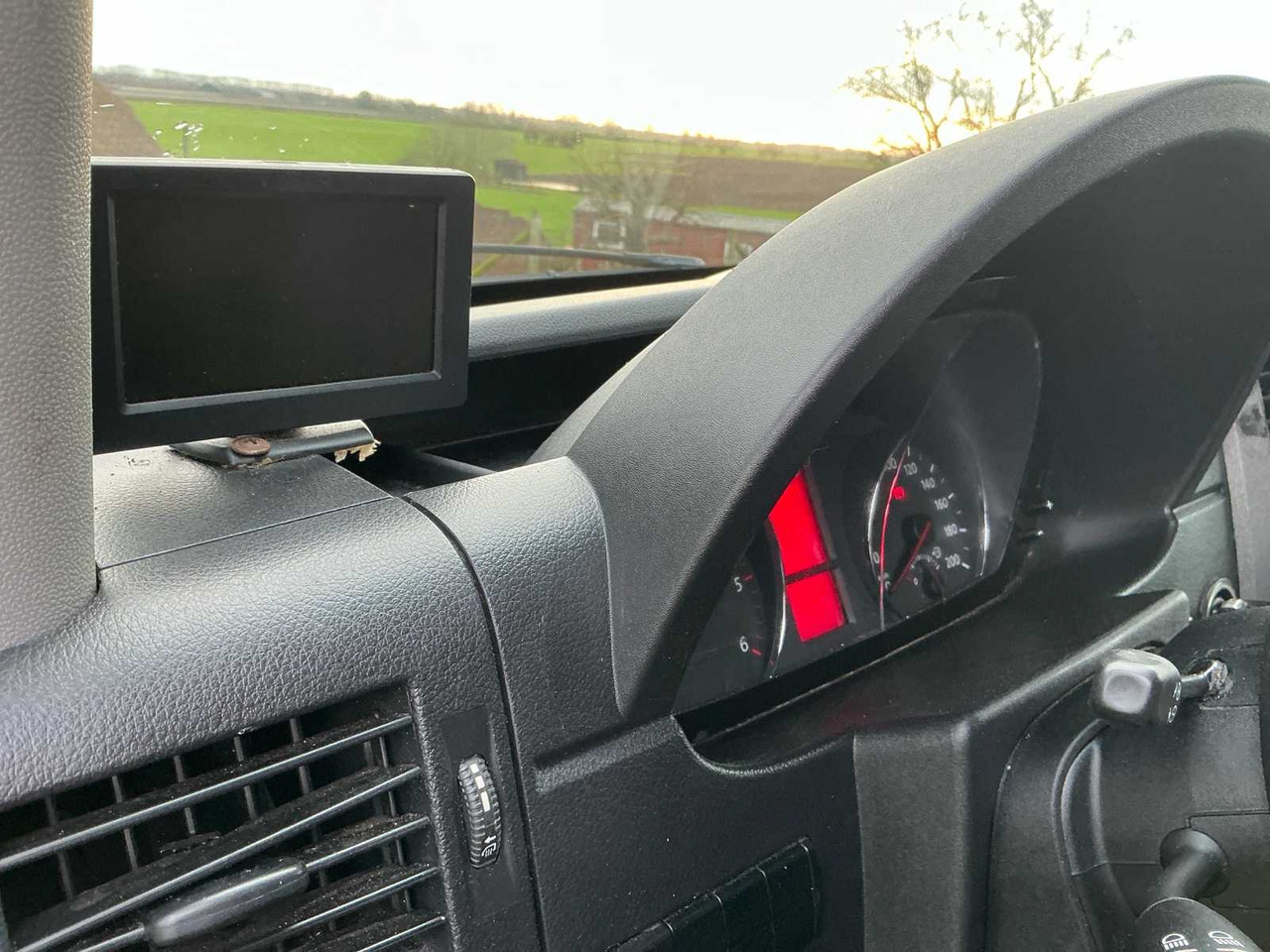 Véhicule utilitaire VOLKSWAGEN CRAFTER 50 2.0 TDI L2H2 BMDC COMMERCIAL VEHICLE: photos 25 Véhicule utilitaire VOLKSWAGEN CRAFTER 50 2.0 TDI L2H2 BMDC COMMERCIAL VEHICLE: photos 25