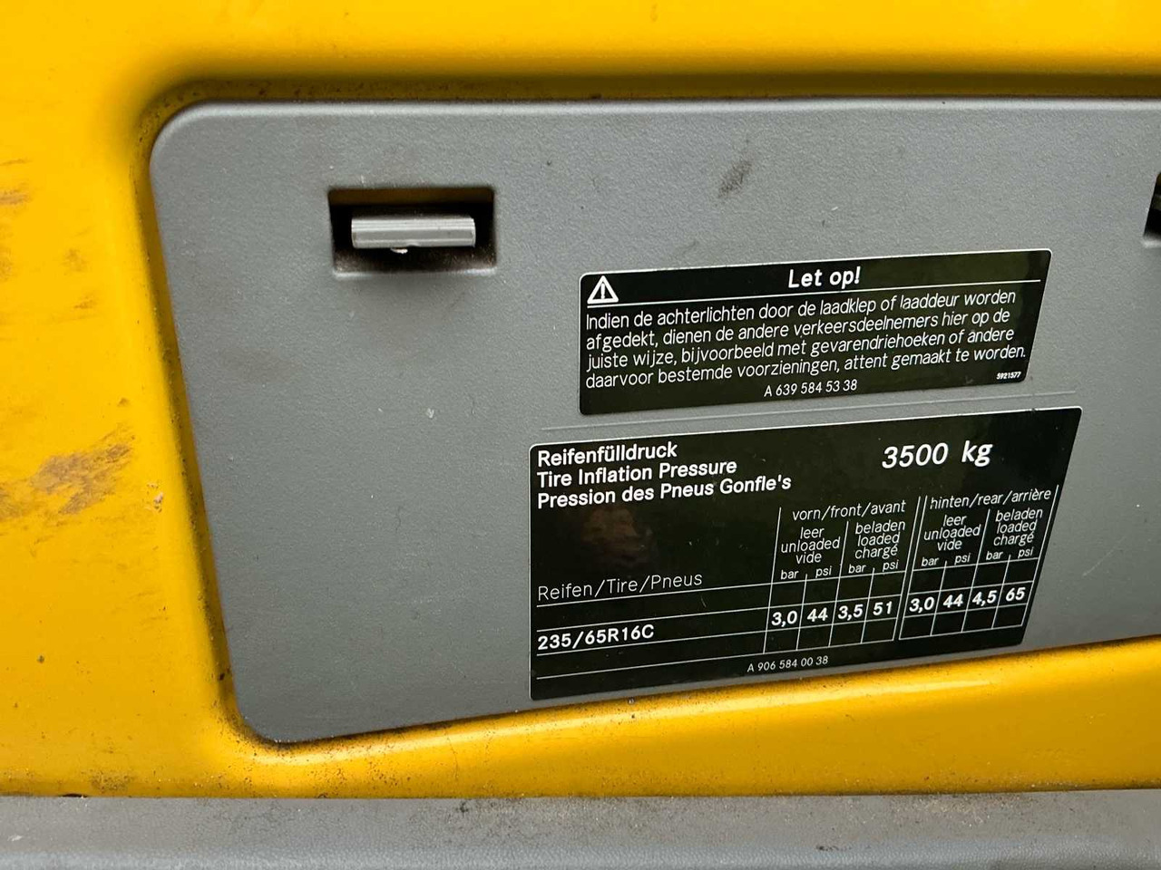 Véhicule utilitaire VOLKSWAGEN CRAFTER 50 2.0 TDI L2H2 BMDC COMMERCIAL VEHICLE: photos 23 Véhicule utilitaire VOLKSWAGEN CRAFTER 50 2.0 TDI L2H2 BMDC COMMERCIAL VEHICLE: photos 23