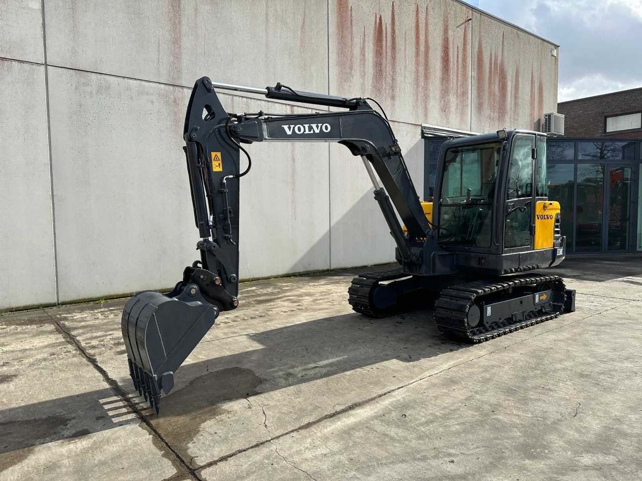 Volvo EC60C - Pelle sur chenille: photos 1 Volvo EC60C - Pelle sur chenille: photos 1