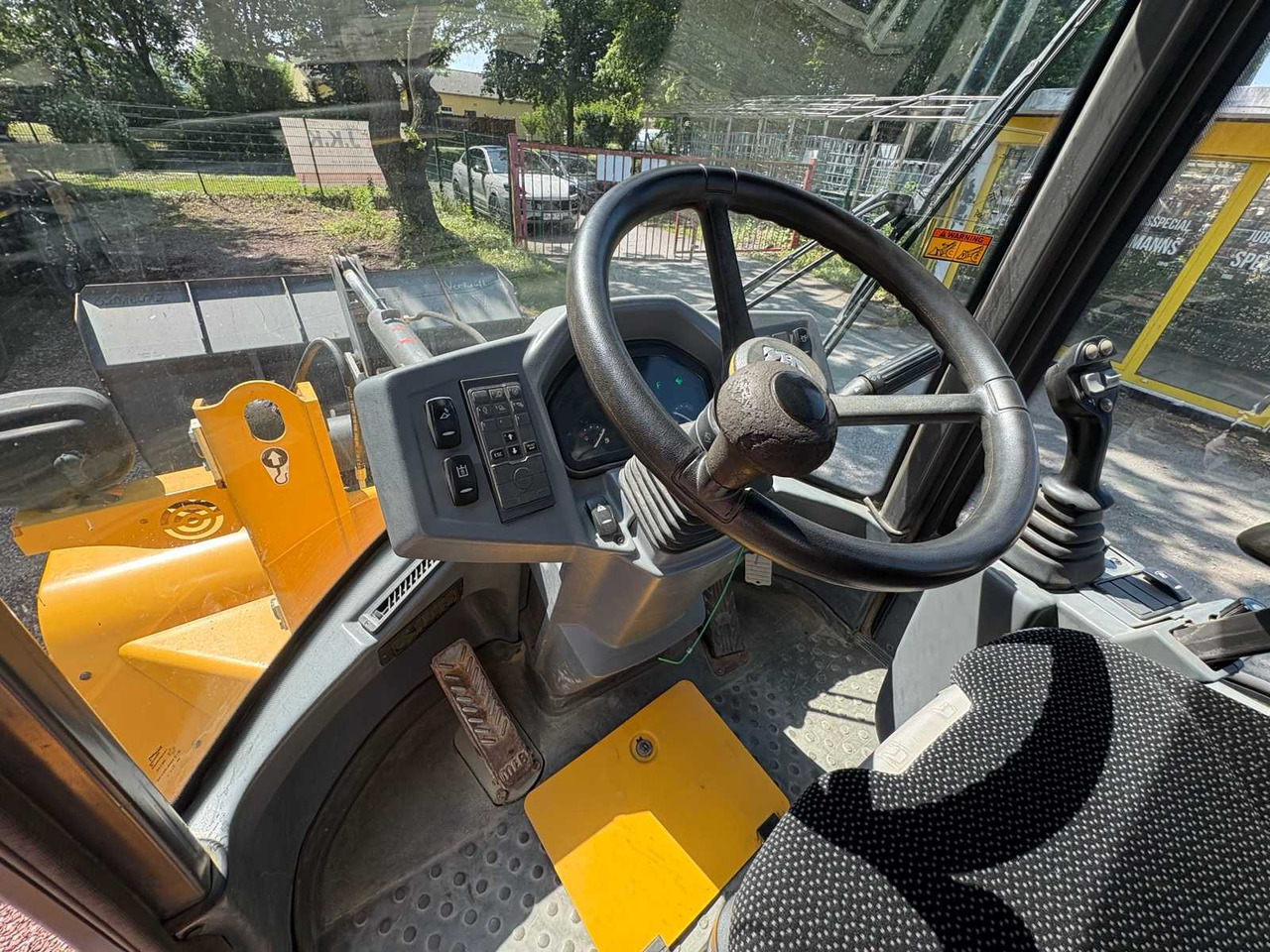 Chargeuse sur pneus Volvo L 35 G: photos 12