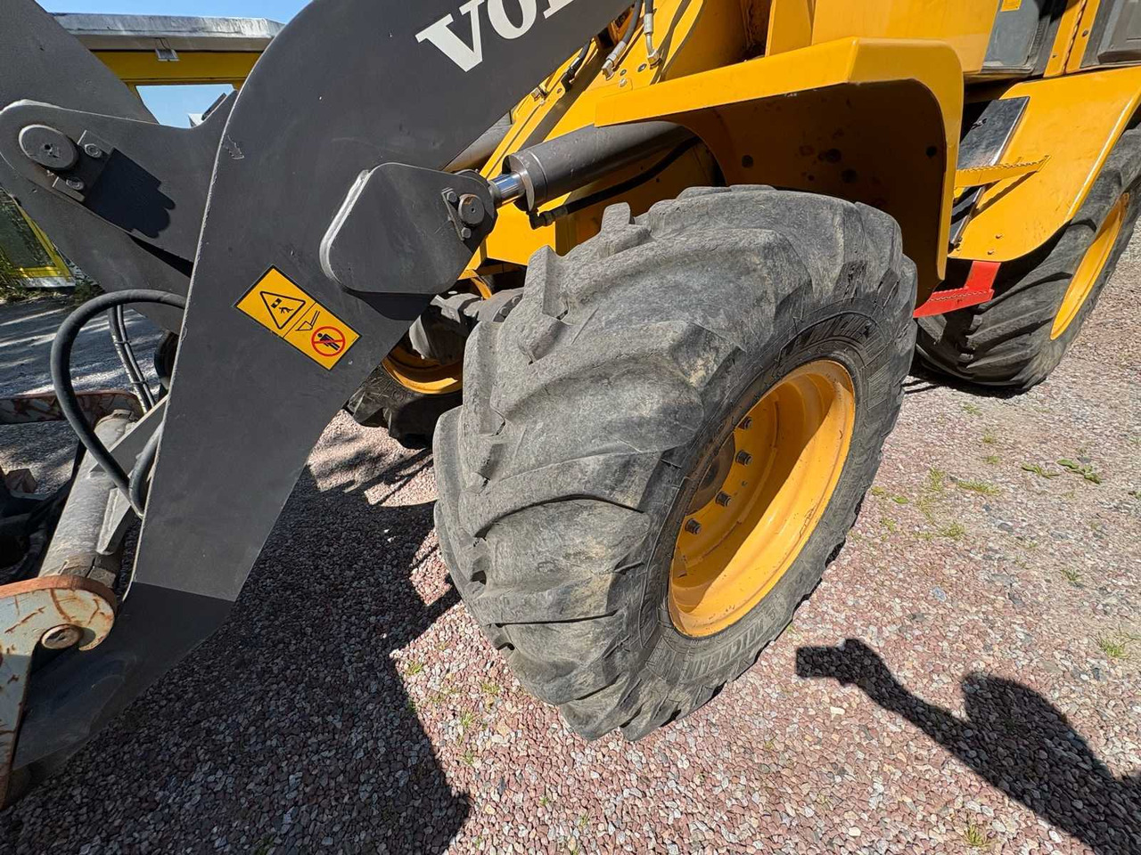 Chargeuse sur pneus Volvo L 35 G: photos 11
