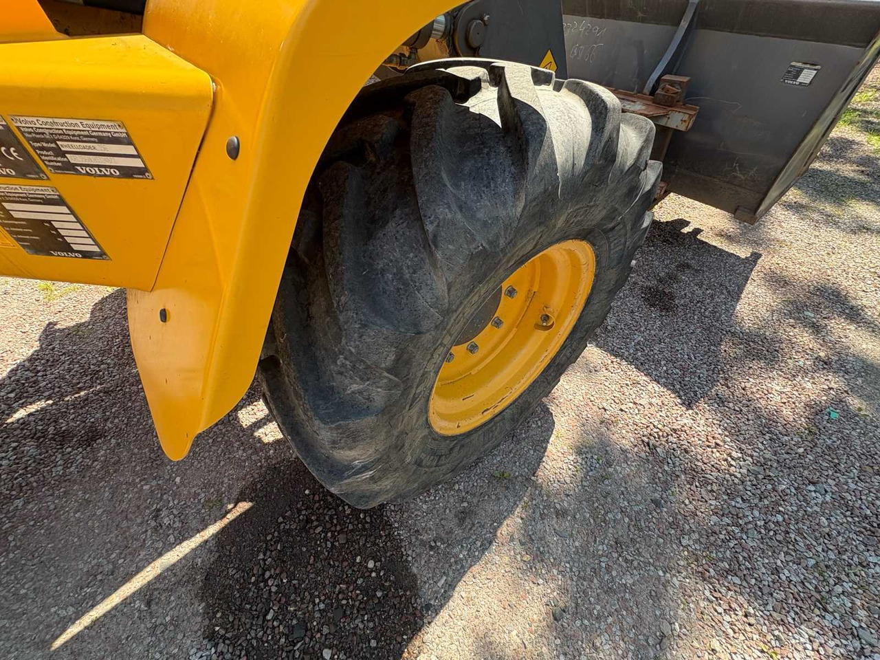 Chargeuse sur pneus Volvo L 35 G: photos 17