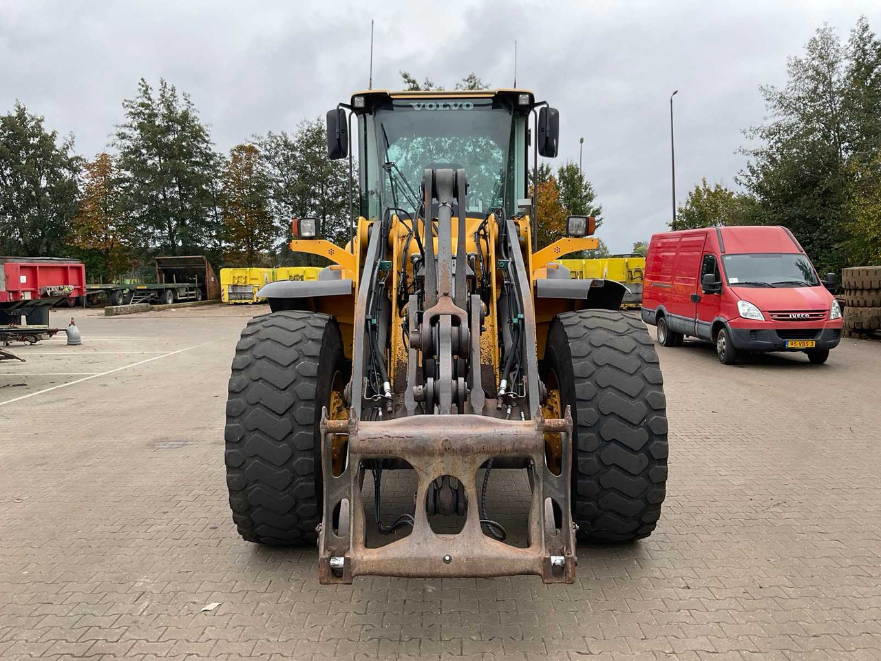 Volvo L120F - Chargeuse sur pneus: photos 2 Volvo L120F - Chargeuse sur pneus: photos 2