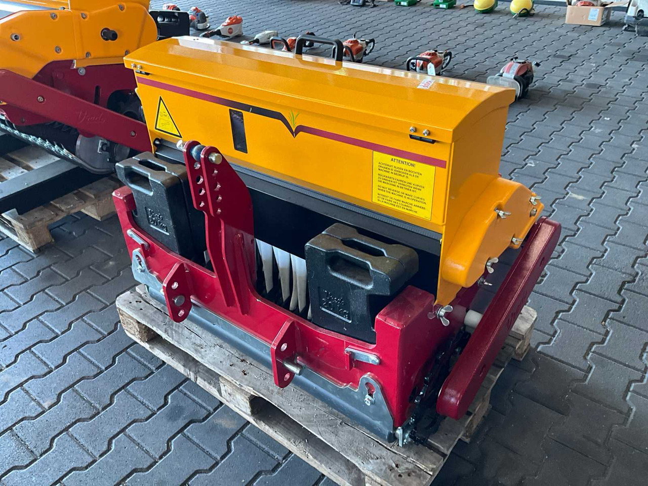 Vredo Turf Fix 95 - Semoir/ Planteuse: photos 1 Vredo Turf Fix 95 - Semoir/ Planteuse: photos 1