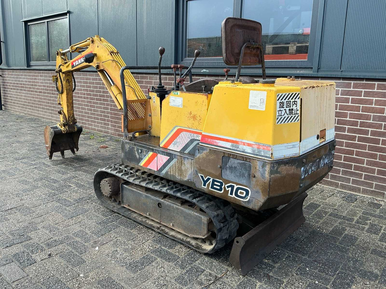 YANMAR YB10 MINI EXCAVATOR - Mini pelle: photos 3 YANMAR YB10 MINI EXCAVATOR - Mini pelle: photos 3