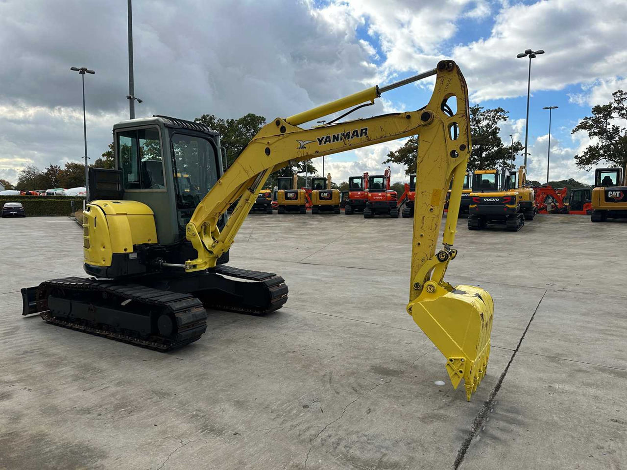 Yanmar YANMAR - 2010 - VIO55-5B - MIDI EXCAVATOR - Pelle sur chenille: photos 3 Yanmar YANMAR - 2010 - VIO55-5B - MIDI EXCAVATOR - Pelle sur chenille: photos 3