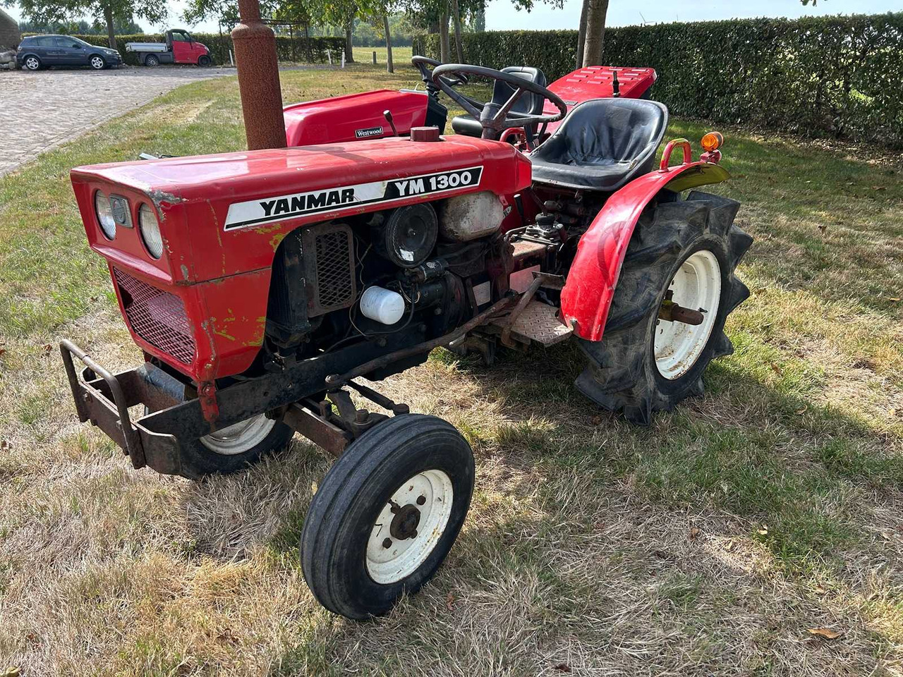 Yanmar YM1300 - Micro tracteur: photos 1 Yanmar YM1300 - Micro tracteur: photos 1