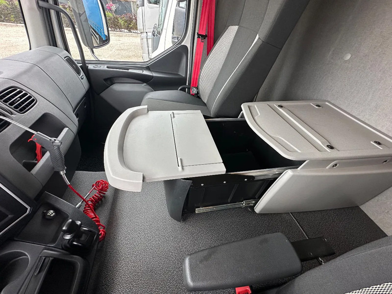 Camion fourgon Renault D D250 DTI 8. 14T: photos 18