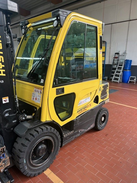 Hyster H2.5FT - Chariot élévateur diesel: photos 1 Hyster H2.5FT - Chariot élévateur diesel: photos 1