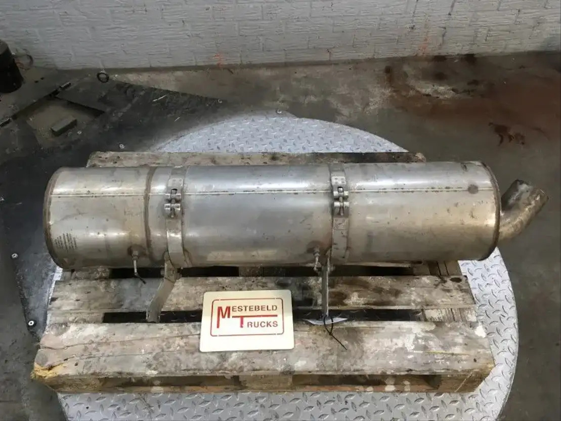 DAF CF 65 Uitlaatdemper katalysator - Système d'échappement pour Camion: photos 1 DAF CF 65 Uitlaatdemper katalysator - Système d'échappement pour Camion: photos 1