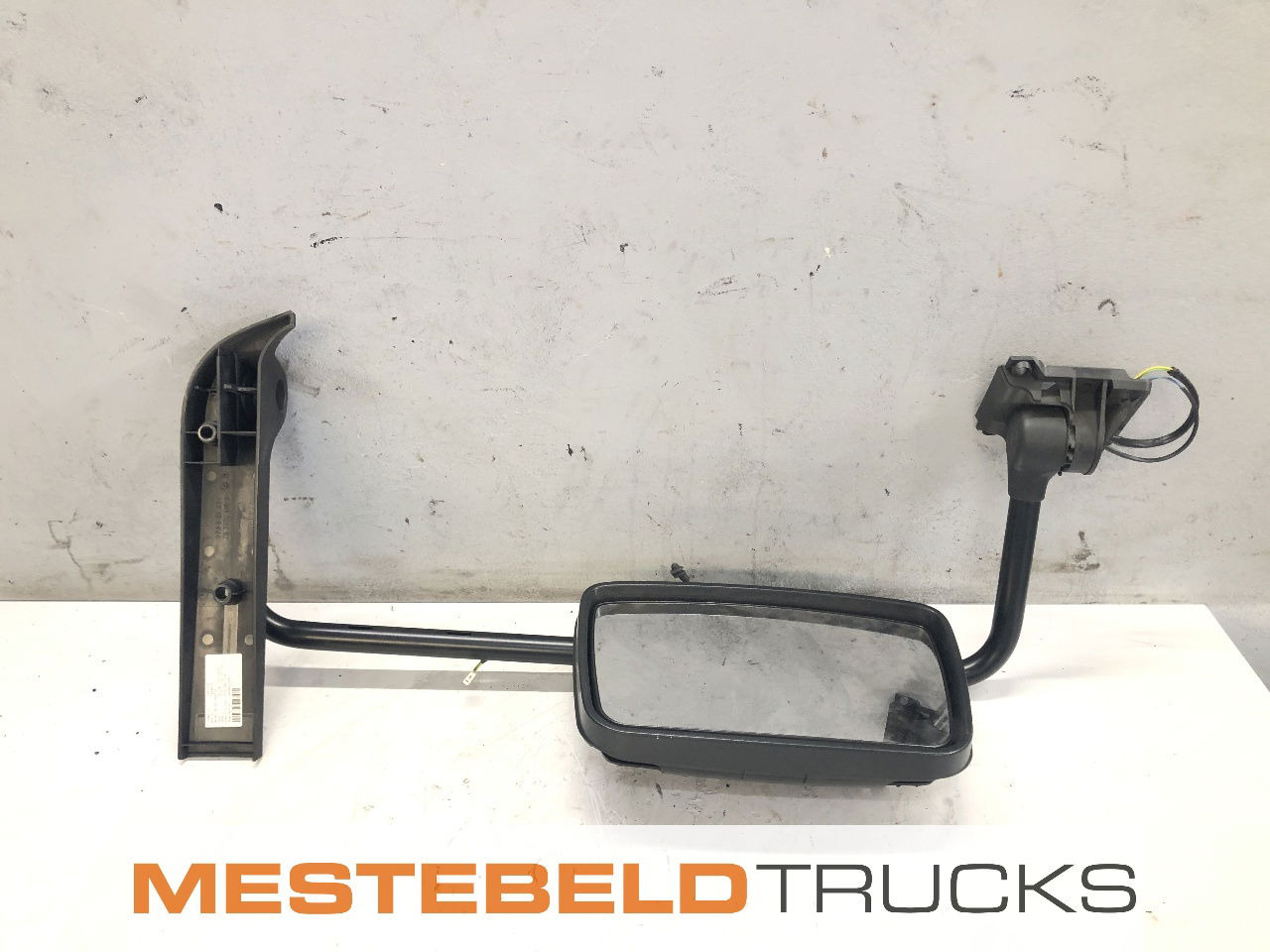 DAF Spiegel met steun links - Cabine et intérieur pour Camion: photos 1 DAF Spiegel met steun links - Cabine et intérieur pour Camion: photos 1