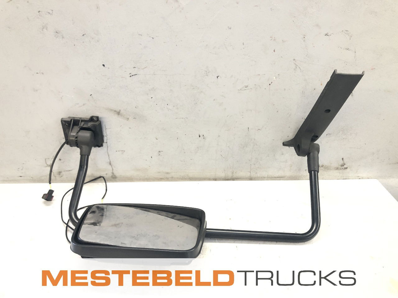 DAF Spiegel met steun rechts - Cabine et intérieur pour Camion: photos 1 DAF Spiegel met steun rechts - Cabine et intérieur pour Camion: photos 1