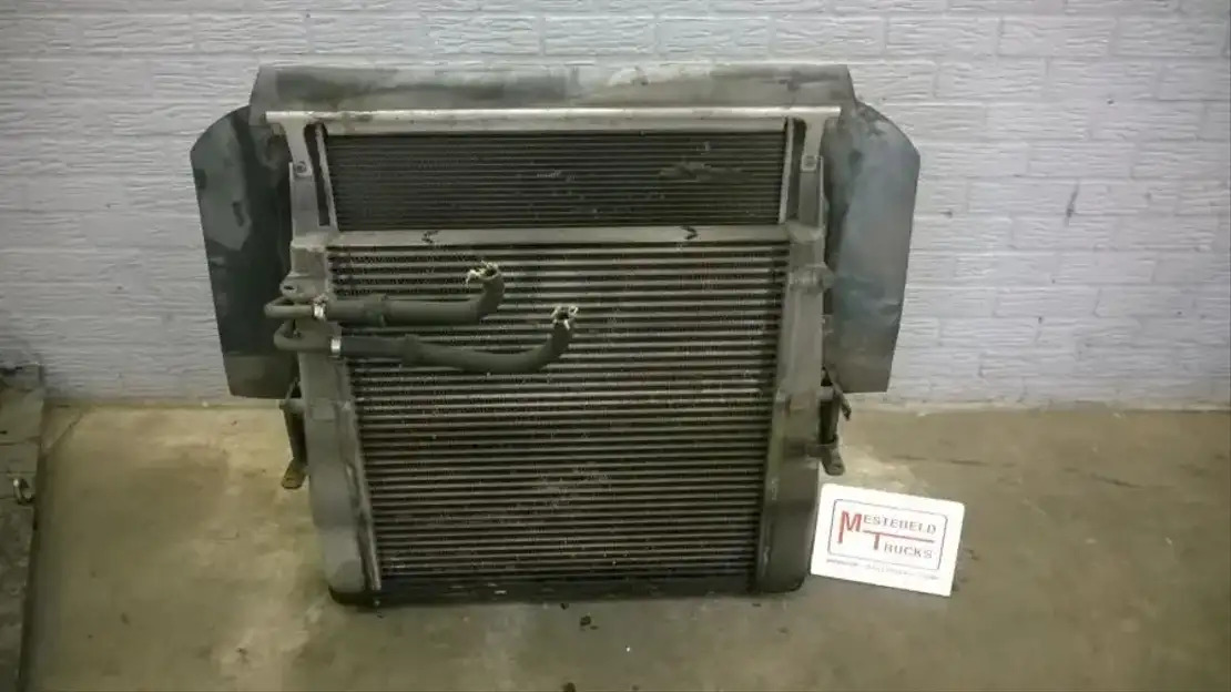 Mercedes-Benz Radiateur + intercooler - Système de refroidissement pour Camion: photos 1 Mercedes-Benz Radiateur + intercooler - Système de refroidissement pour Camion: photos 1