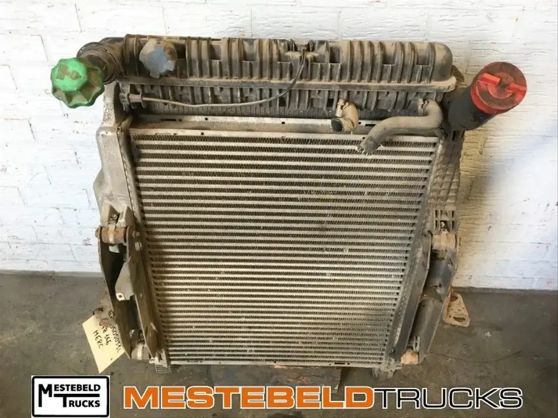 Mercedes-Benz Radiateur+ intercooler - Système de refroidissement pour Camion: photos 2 Mercedes-Benz Radiateur+ intercooler - Système de refroidissement pour Camion: photos 2