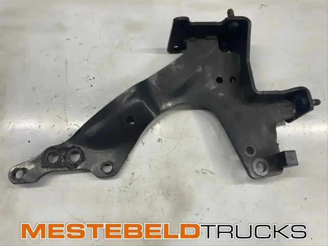 Frame/ Châssis pour Camion Scania Bumpersteun R400 links: photos 1