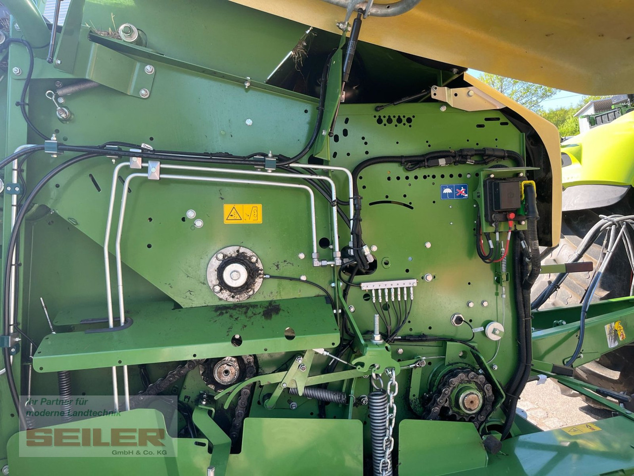 Presse à balles rondes Krone Comprima CF 155 XC: photos 9