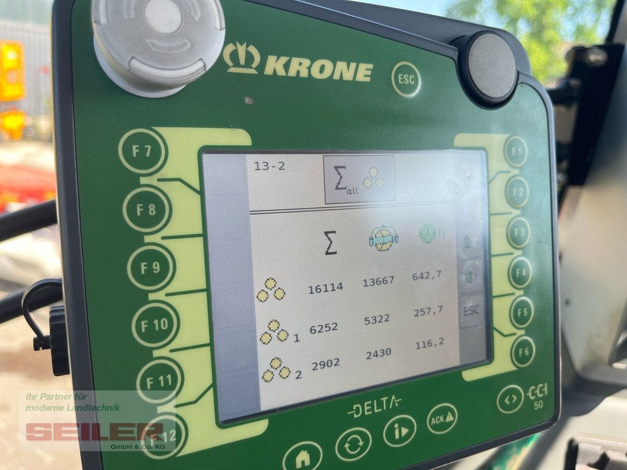 Presse à balles rondes Krone Comprima CF 155 XC: photos 10