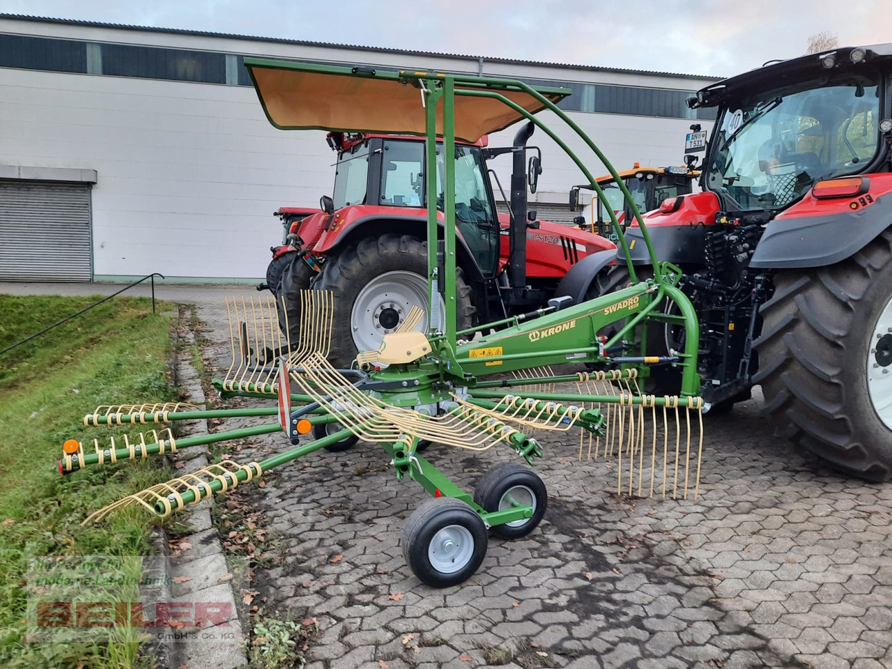 Krone Swadro S460 - Faneuse: photos 1 Krone Swadro S460 - Faneuse: photos 1