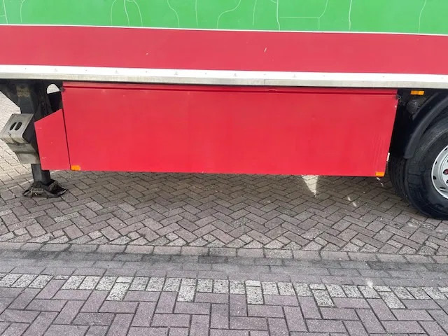 Kögel 3 AXELS (2X LIFT AXELS) DISK BRAKE 7CM FRIGO BOX - Semi-remorque fourgon: photos 5 Kögel 3 AXELS (2X LIFT AXELS) DISK BRAKE 7CM FRIGO BOX - Semi-remorque fourgon: photos 5