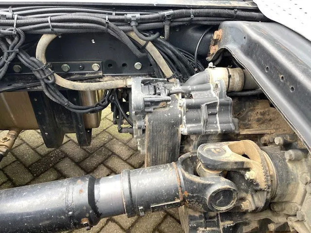 MAN TGS 18.480 Euro 5 Retarder 2-Tanks - Tracteur routier: photos 4 MAN TGS 18.480 Euro 5 Retarder 2-Tanks - Tracteur routier: photos 4