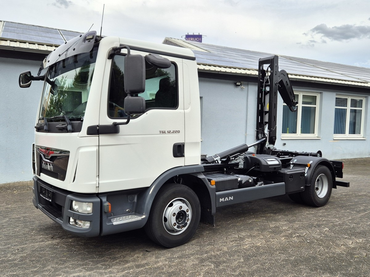 MAN TGL 12.250 BL City Abrollkipper AHK Euro 6 - Camion ampliroll: photos 3 MAN TGL 12.250 BL City Abrollkipper AHK Euro 6 - Camion ampliroll: photos 3