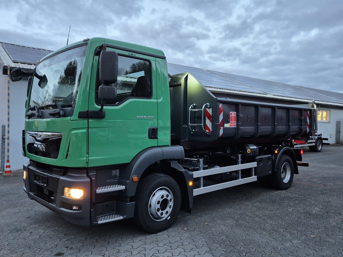 MAN TGM 15.250 Abrollkipper Multi Haken 900-1570mm - Camion ampliroll: photos 1 MAN TGM 15.250 Abrollkipper Multi Haken 900-1570mm - Camion ampliroll: photos 1