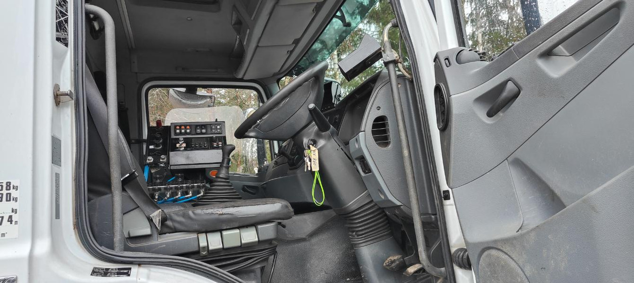 Brock SL280/2K MB Axor 1829 - Balayeuse de voirie: photos 5 Brock SL280/2K MB Axor 1829 - Balayeuse de voirie: photos 5