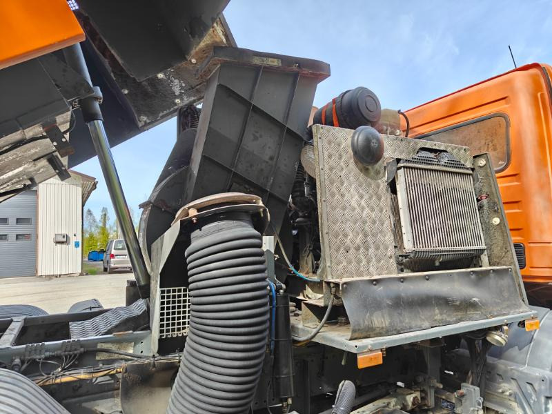 Balayeuse de voirie Bucher Cityfant 60 MB Atego: photos 10
