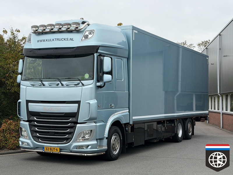 DAF XF 460 FAN TAIL LIFT / TRS / NIGHT A/C / RACING TEAM / CAMPER - Camion frigorifique: photos 1 DAF XF 460 FAN TAIL LIFT / TRS / NIGHT A/C / RACING TEAM / CAMPER - Camion frigorifique: photos 1