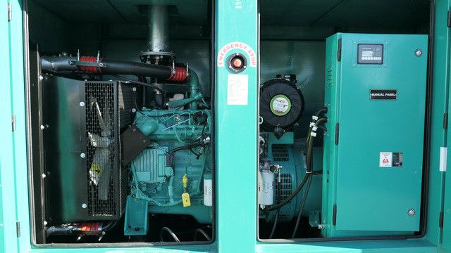Cummins, Stromgenerator, 250 kVA, 4 Zylinder - Matériel de chantier: photos 2 Cummins, Stromgenerator, 250 kVA, 4 Zylinder - Matériel de chantier: photos 2