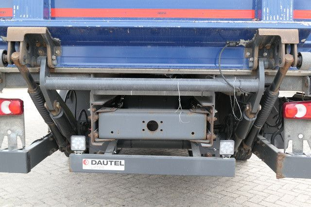 DAF LF 220 FA/6,10 m. lang/Carrier Supra 550/Luftfed - Camion frigorifique: photos 5 DAF LF 220 FA/6,10 m. lang/Carrier Supra 550/Luftfed - Camion frigorifique: photos 5