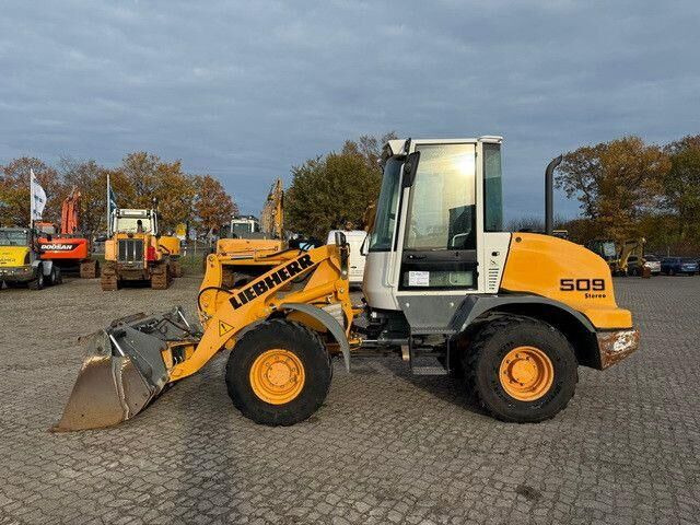 Liebherr L 509, 4+1 Schaufel, 3. Steuerkreis, Gabel - Chargeuse sur pneus: photos 3 Liebherr L 509, 4+1 Schaufel, 3. Steuerkreis, Gabel - Chargeuse sur pneus: photos 3