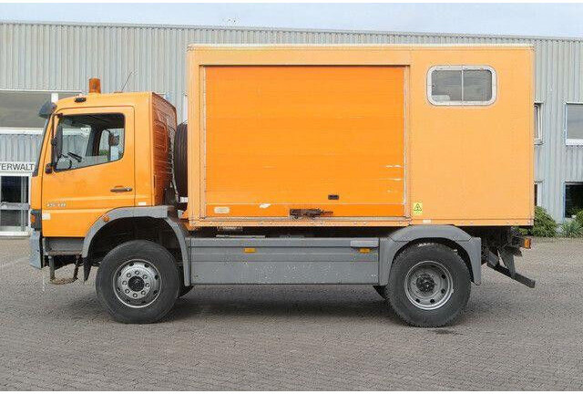 Mercedes-Benz 1518 A Atego 4X4, Klima, AHK, Allrad, Rolltor - Camion fourgon: photos 2 Mercedes-Benz 1518 A Atego 4X4, Klima, AHK, Allrad, Rolltor - Camion fourgon: photos 2