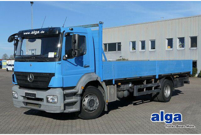 Mercedes-Benz 1824 L Axor 4x2, 3. Sitz, AHK, Gerüstbau, Klima - Camion plateau: photos 1 Mercedes-Benz 1824 L Axor 4x2, 3. Sitz, AHK, Gerüstbau, Klima - Camion plateau: photos 1