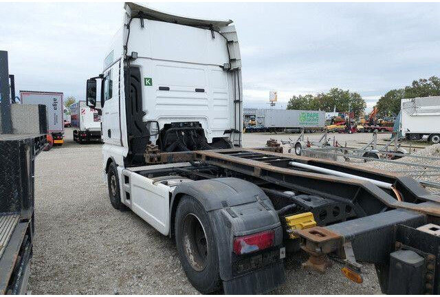 MAN 18.460 TGX XXL 4x2, Spoiler, Intarder, 2x Tank - Tracteur routier: photos 3 MAN 18.460 TGX XXL 4x2, Spoiler, Intarder, 2x Tank - Tracteur routier: photos 3