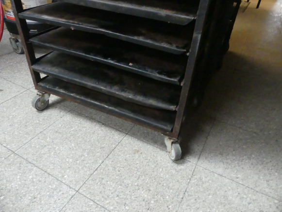 3 Chariots de four avec platine 60x40 cm - Matériel de boulangerie: photos 5 3 Chariots de four avec platine 60x40 cm - Matériel de boulangerie: photos 5