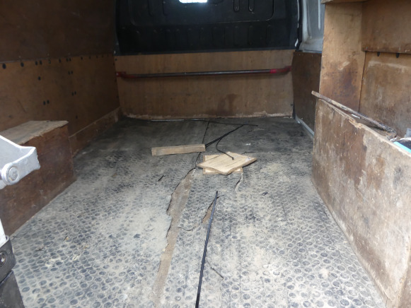 Autre matériel REF:immatriculée sous : 1-BRU-301 - Camionnette Ford Transit: photos 7