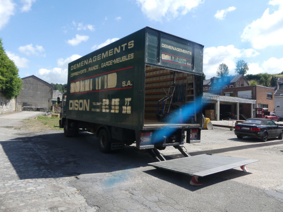 Camion de déménagement avec haillon arrière Volvo FL6-140 (1986-451.079 km-VIN:YB1E6AXGB405329) - Camion fourgon: photos 4 Camion de déménagement avec haillon arrière Volvo FL6-140 (1986-451.079 km-VIN:YB1E6AXGB405329) - Camion fourgon: photos 4