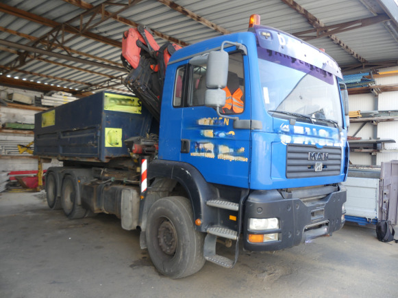 Camion porte container avec grue MAN TGA MH 26 FD (2005-455.395 km)(WMAH09ZZ96M427264) - Camion porte-conteneur/ Caisse mobile: photos 2 Camion porte container avec grue MAN TGA MH 26 FD (2005-455.395 km)(WMAH09ZZ96M427264) - Camion porte-conteneur/ Caisse mobile: photos 2