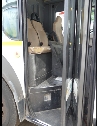 REF:1434 - Camion poubelle (pour pièces) Renault Access (2013-204.150 km) - Benne à ordures ménagères: photos 4 REF:1434 - Camion poubelle (pour pièces) Renault Access (2013-204.150 km) - Benne à ordures ménagères: photos 4
