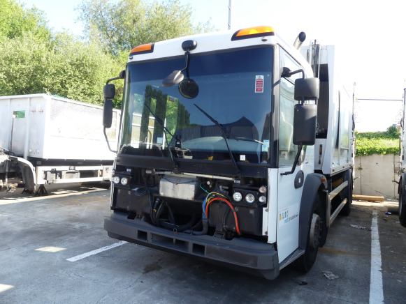 REF:1436 - Camion poubelle Renault Access (2013-162.300 km) - Benne à ordures ménagères: photos 1 REF:1436 - Camion poubelle Renault Access (2013-162.300 km) - Benne à ordures ménagères: photos 1