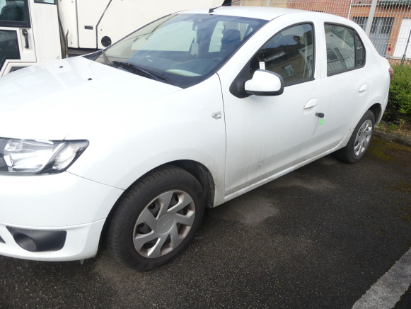 REF:20513 - Voiture Dacia Logan Berline (2013-97.655 km) - Voiture: photos 2 REF:20513 - Voiture Dacia Logan Berline (2013-97.655 km) - Voiture: photos 2