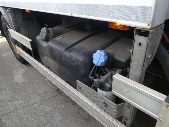 REF:68419 - Camion poubelle Renault Midlum 180DXI (2013-150.066 km) - Benne à ordures ménagères: photos 4 REF:68419 - Camion poubelle Renault Midlum 180DXI (2013-150.066 km) - Benne à ordures ménagères: photos 4