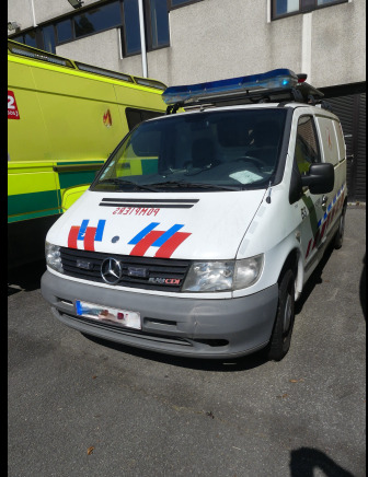REF:B3 - Camionnette Mercedes-Benz vito 108 cdi (2003-117.485 km) - Fourgon utilitaire: photos 1 REF:B3 - Camionnette Mercedes-Benz vito 108 cdi (2003-117.485 km) - Fourgon utilitaire: photos 1