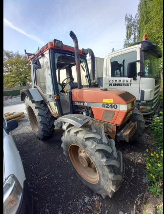 Tracteur Case International 4240XLA - Tracteur agricole: photos 2 Tracteur Case International 4240XLA - Tracteur agricole: photos 2