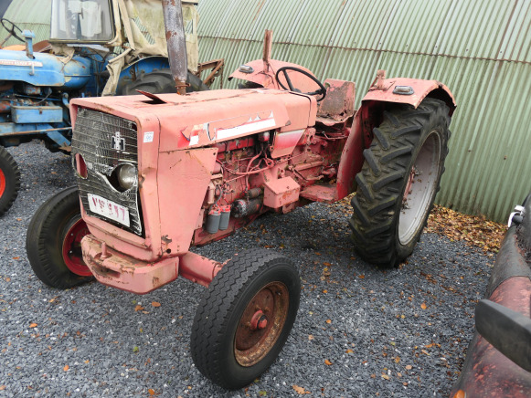 Tracteur agricole International Harvester (VIN:NT362374) - Tracteur agricole: photos 1 Tracteur agricole International Harvester (VIN:NT362374) - Tracteur agricole: photos 1