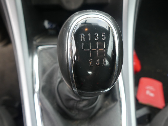 Voiture Opel Astra Sport Tourer (2013-314.104 km) - Voiture: photos 4 Voiture Opel Astra Sport Tourer (2013-314.104 km) - Voiture: photos 4