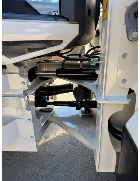 JCB 417HT Stage V 2023! - Chargeuse sur pneus: photos 5 JCB 417HT Stage V 2023! - Chargeuse sur pneus: photos 5