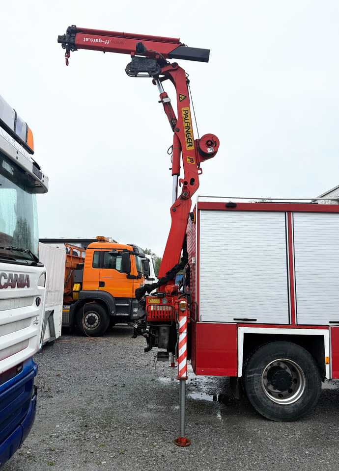 PALFINGER PK 7000 A crane with winch, Ladekran mit Seilwinde - Grue auxiliaire: photos 2 PALFINGER PK 7000 A crane with winch, Ladekran mit Seilwinde - Grue auxiliaire: photos 2