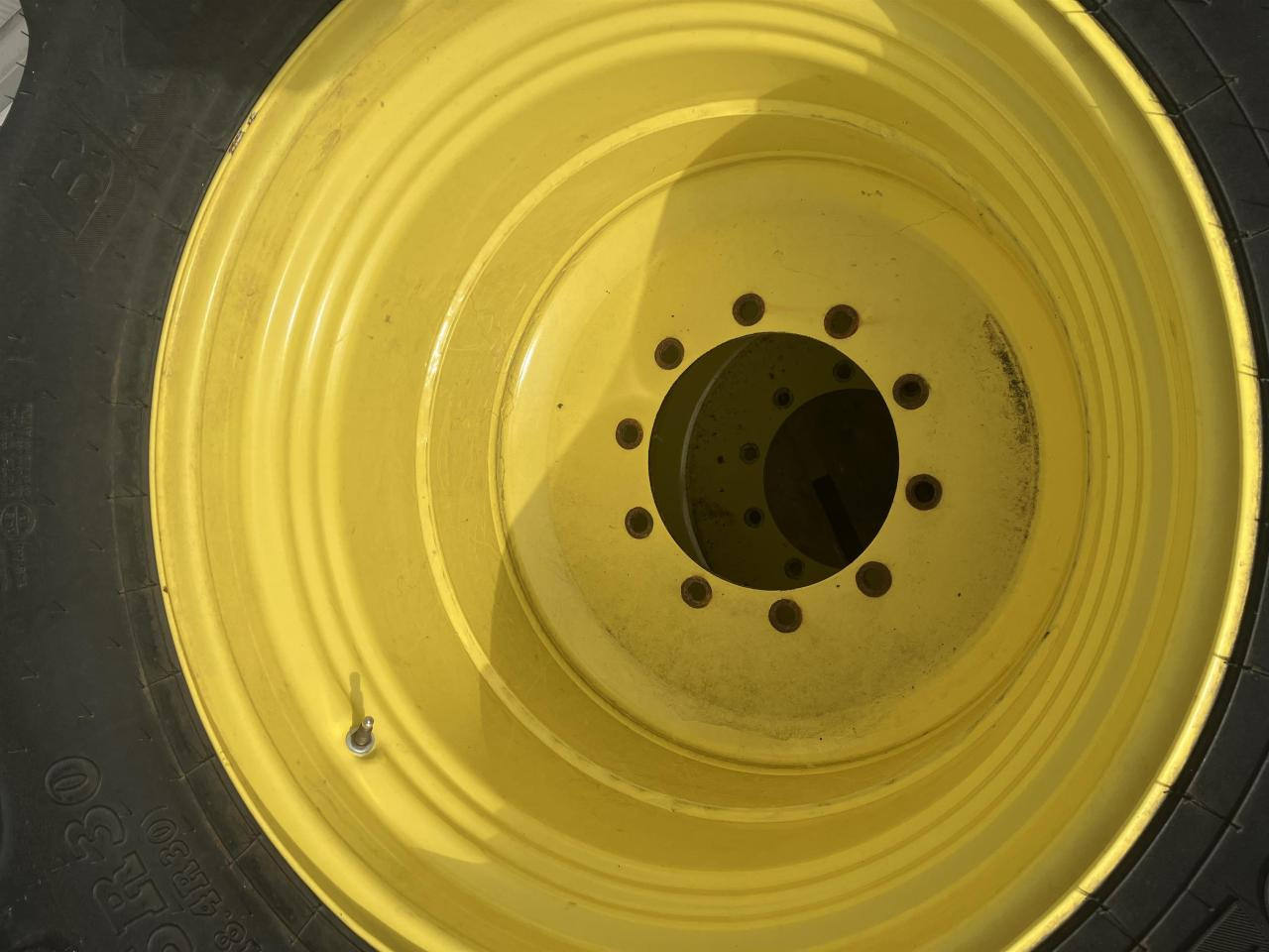 BKT 460/85R30 - Pneu pour Machine agricole: photos 2 BKT 460/85R30 - Pneu pour Machine agricole: photos 2